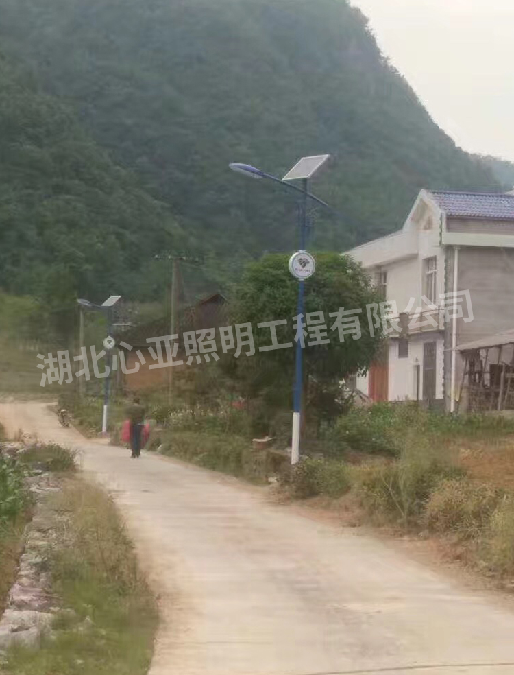 太阳能路灯面包灯安装完成效果4