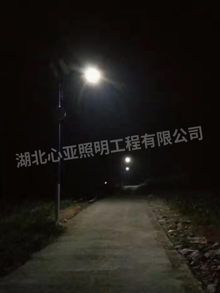 太阳能路灯面包灯夜晚效果3